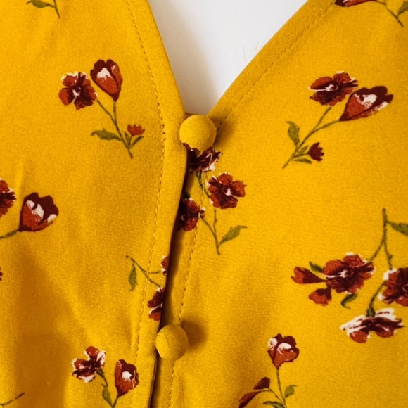 NWOT Flower Print Elastic Waistband Spring Top - Picture 6 of 10